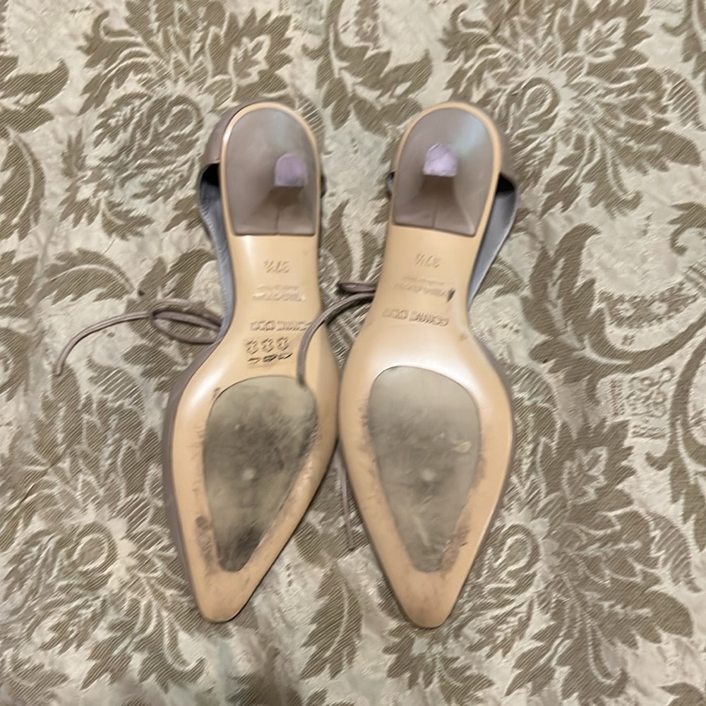 Pomme d’Or tie pump size 37.5 - Picture 2 of 3